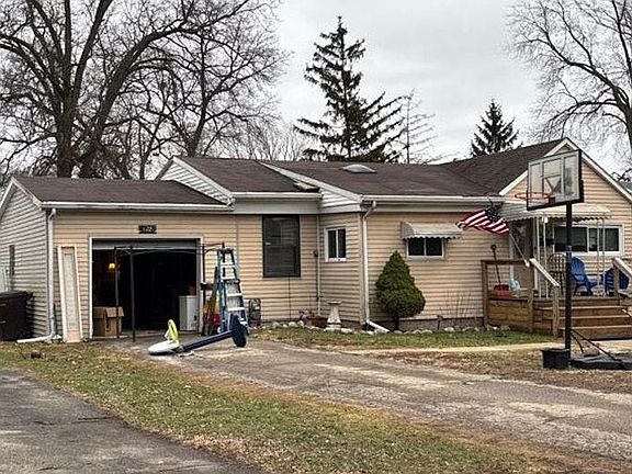 3rd image of 128 Teal Dr