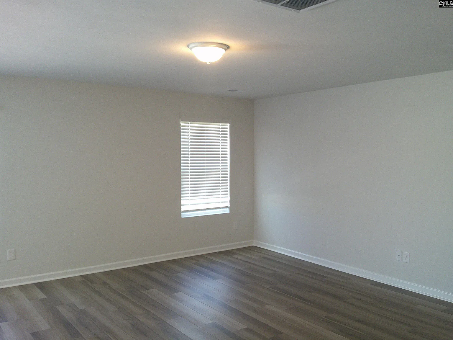 3 bed, 1962 sqft, $2,150 — Photo 3