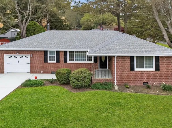 1917 Jack Frost Rd, Virginia Beach, VA 23455