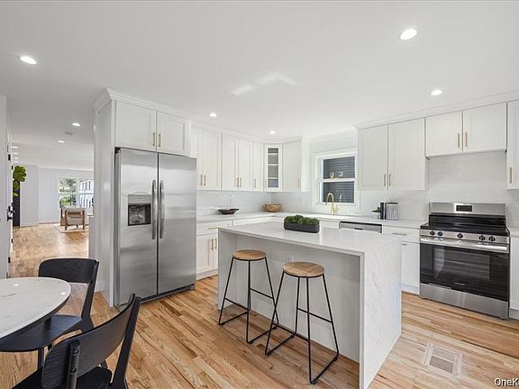 2nd image of 99 Thurton Pl #2