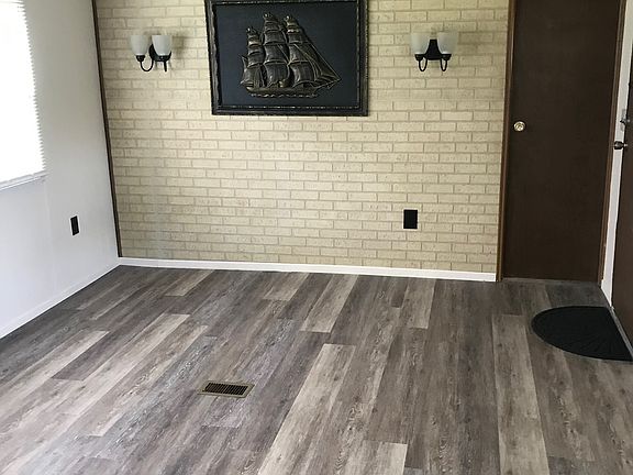 5th image of 208 Bee Ridge Rd