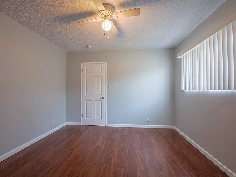 2015Holt — Photo 18