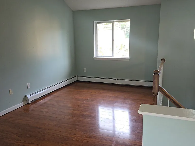 23 Pinehurst Ave — Photo 2