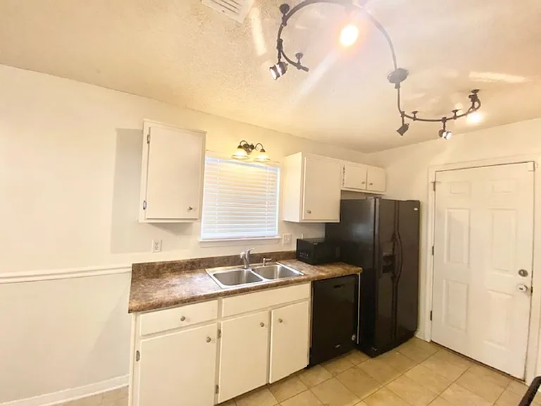 164 Wright Cir — Photo 8