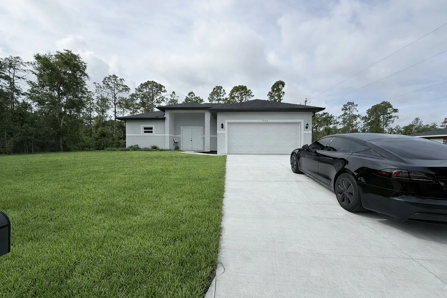 3 bed, 1600 sqft, $1,950 — Photo 1