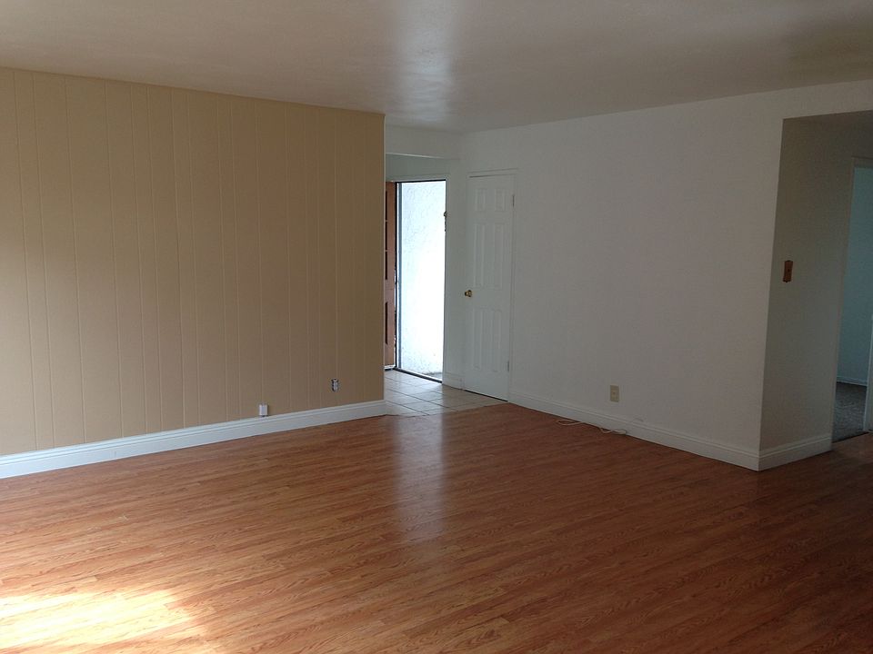 2nd image of 320 N Driskill St