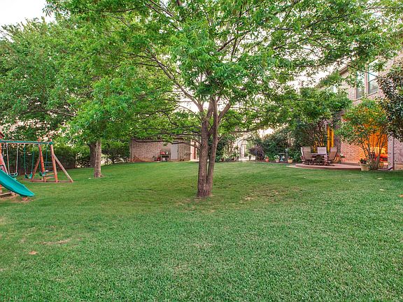 5th image of 309 Oak Pointe Ln