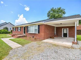 1707 Middle Rd, Eastover, NC 28312