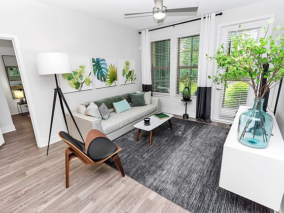 3rd image of 2423 Areca Palm Dr #3-215