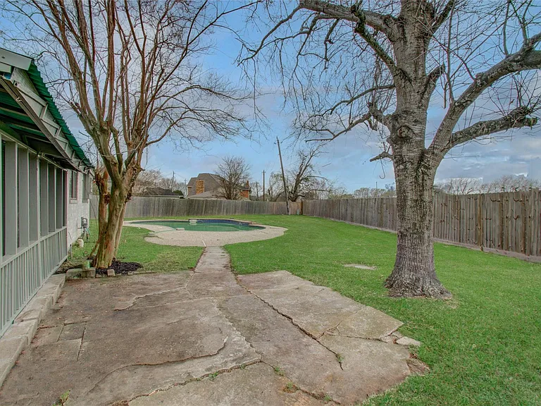2538 Knights Cir — Photo 39