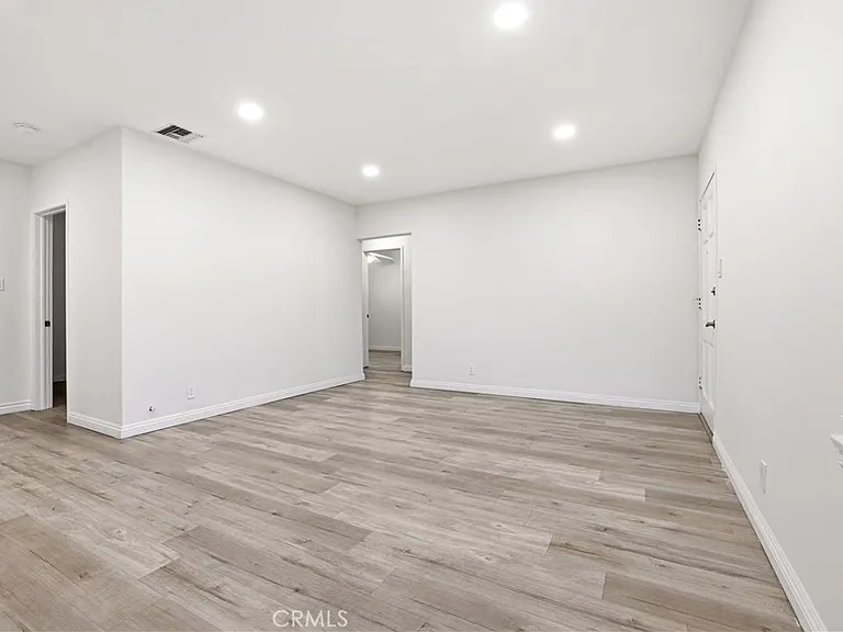 3735 5th Ave — Photo 5