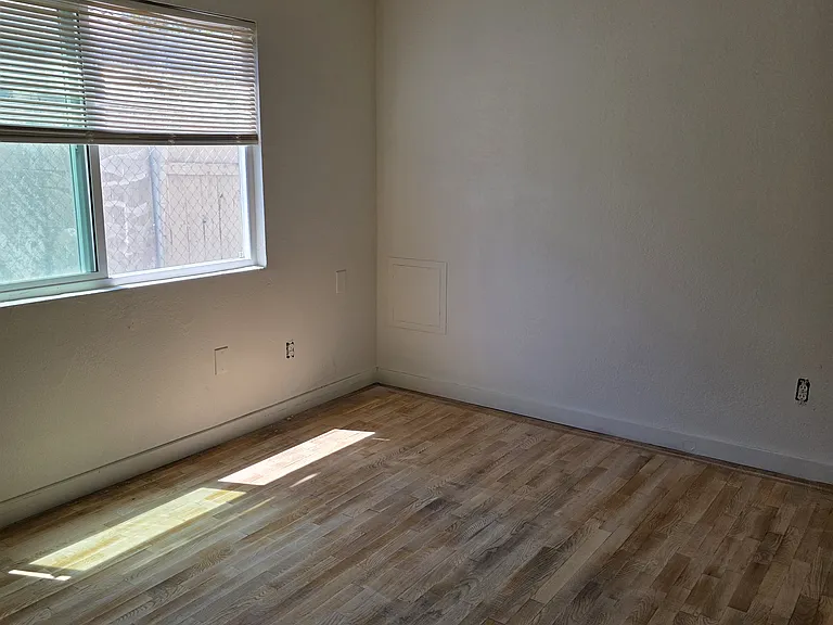 199 E 4th St #1 — Photo 3