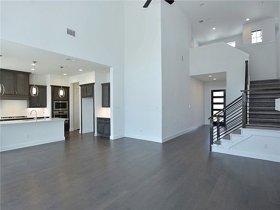 4th image of 536 Mendocino Ln
