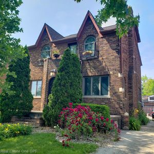 9721 E Outer Dr, Detroit, MI, 48213