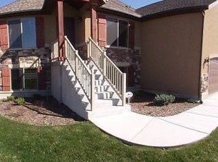 3024 Whispering Meadow Ln, Plain City, UT 84404