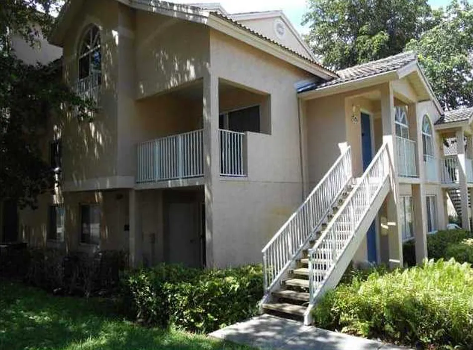 2 bed, 1560 sqft, $2,400 — Photo 1