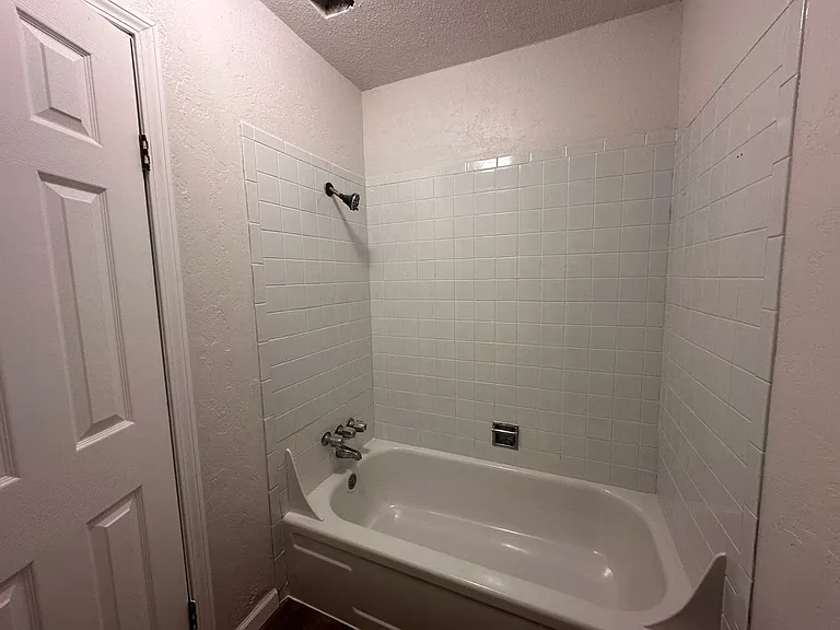 6623 NW Denver Ave — Photo 10