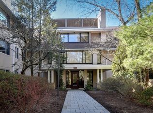 206 Allandale Rd #1C, Chestnut Hill, MA 02467