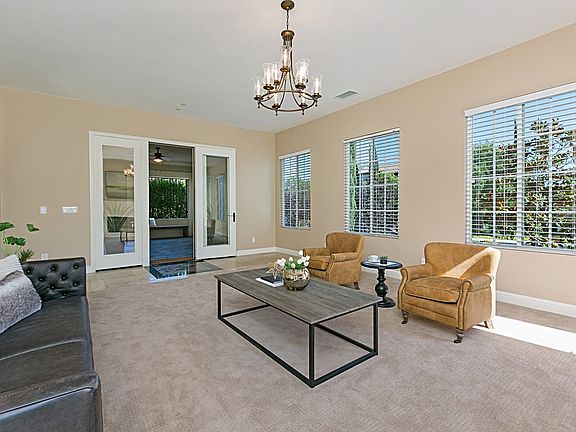 4th image of 452 Evening View Dr