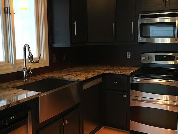 2nd image of 3814 Carnegie Ln