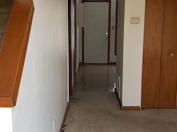 Hall & Powder Room (1/2 Bath)