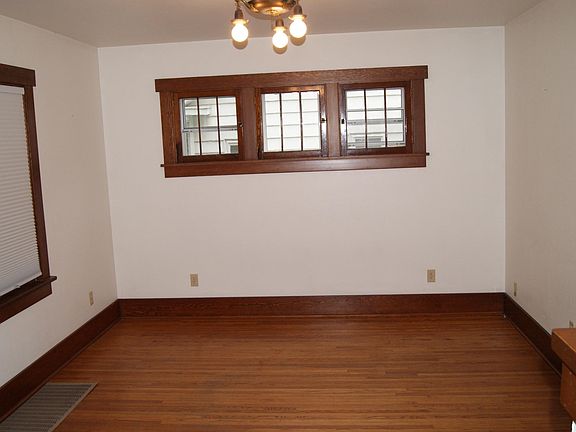 4th image of 215 N Franklin Ave