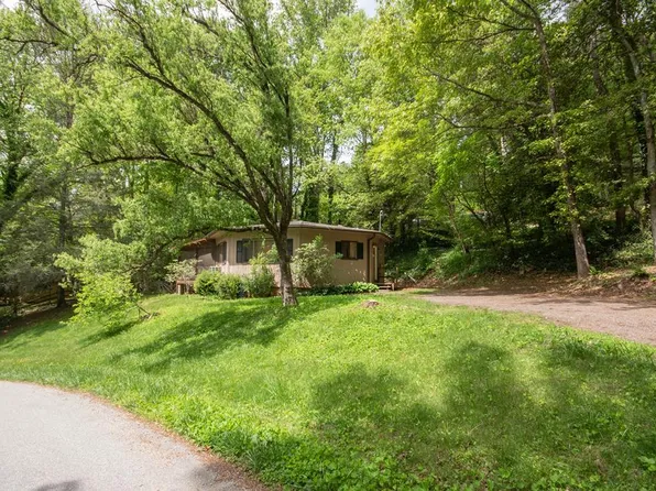 81 Fox Fire St, Franklin, NC 28734