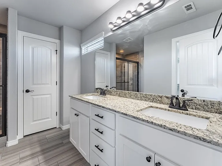 200 Genoa Way — Photo 13