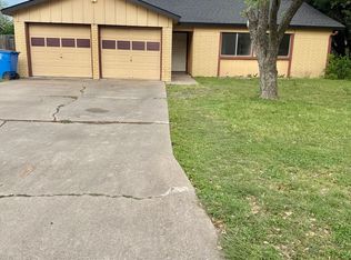 2502 Smith Ave, Taylor, TX 76574