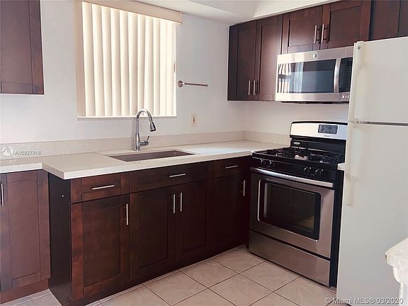 4th image of 1690 NE 151st St APT 10