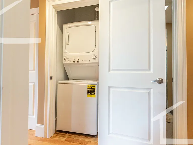 32 Linden St #7 — Photo 10