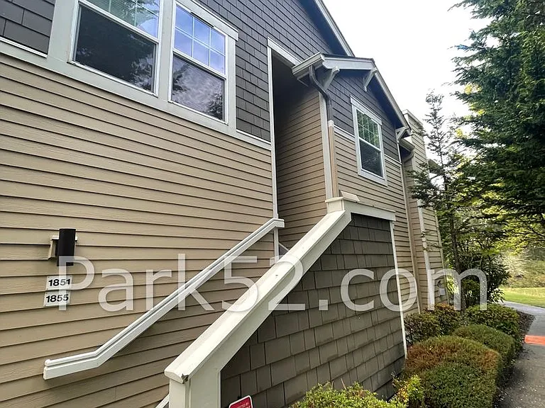 1851 McNeil Cir — Photo 2