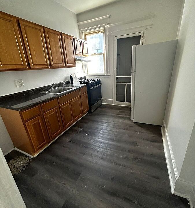 1st image of 12 Radford St
