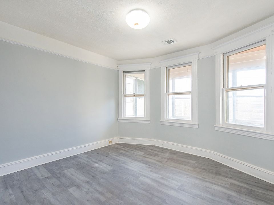 1st image of 51 Maple St #1