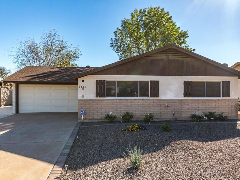 1st image of 2911 W Sunnyside Dr