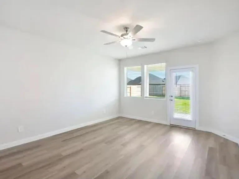 9450 Herons Preserve — Photo 16