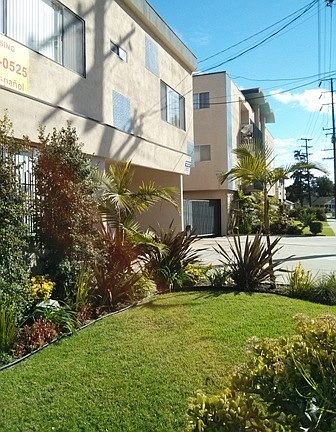 2nd image of 916 W Beach Ave APT 209