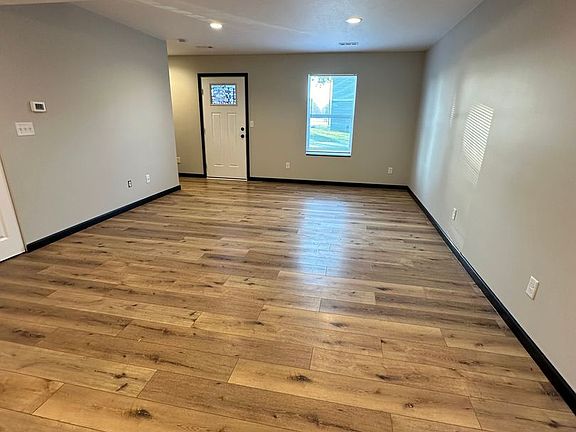 3rd image of 625 Simpson Ave #3