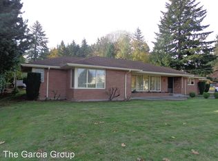 15000 NE Halsey St, Portland, OR 97230