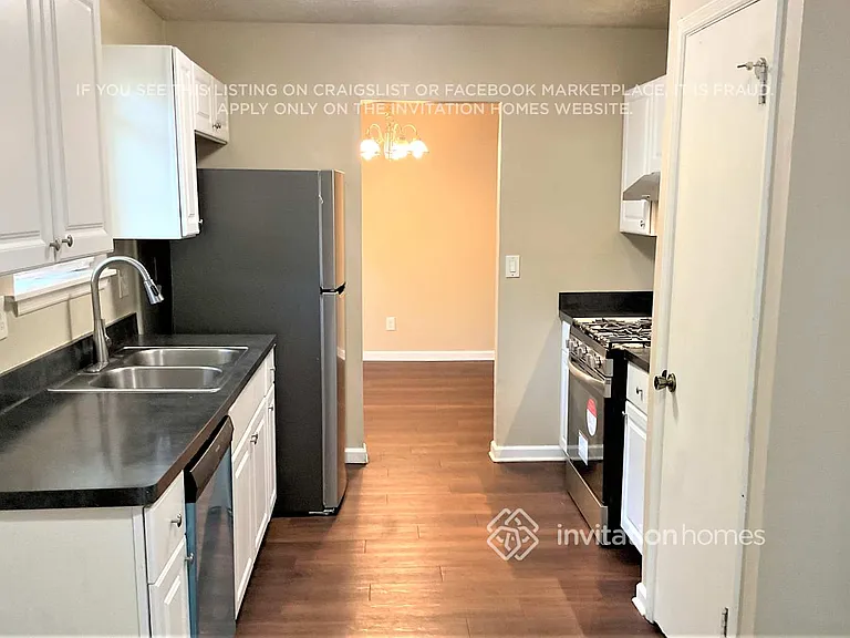 2399 Stonebridge Ln — Photo 6