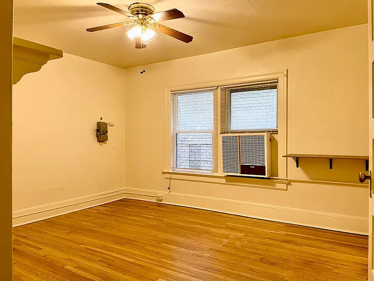 Converse Court Apartments — Photo 14