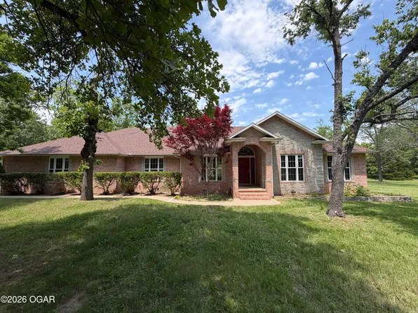 8205 Glory Ln, Carthage, MO 64836