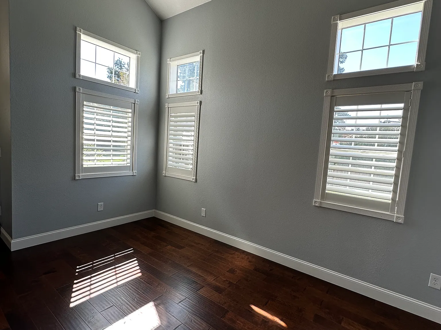 4 bed, 2.5 bath, 2016 sqft, $3,200 — Photo 3