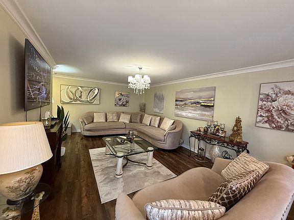 4th image of 460 Raintree Ct Unit 2G