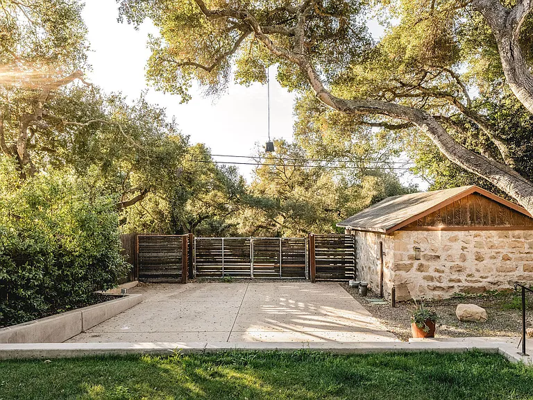 2480 Foothill Rd — Photo 35