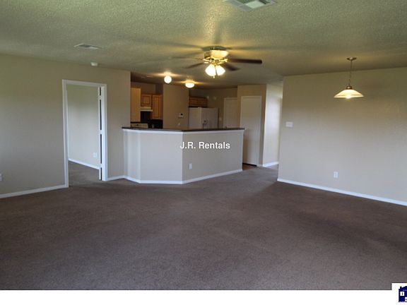5th image of 4601 Lloyd Dr