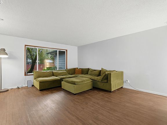5th image of 1250 SE 36th Ave