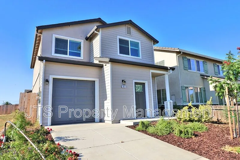 47 Brookbay Way photo 1