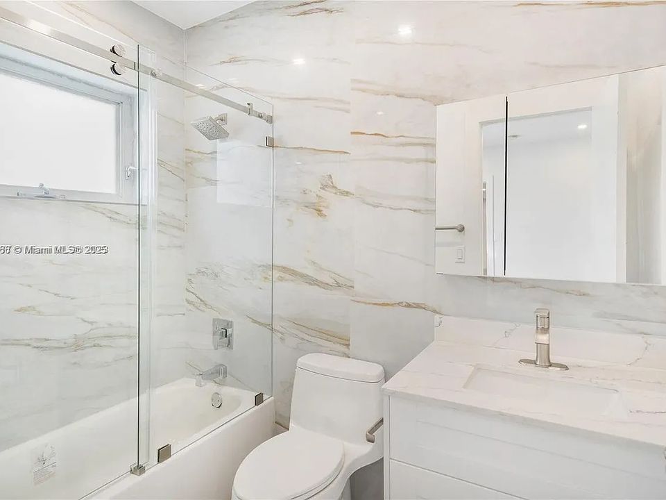 1st image of 726 Jefferson Ave APT 4
