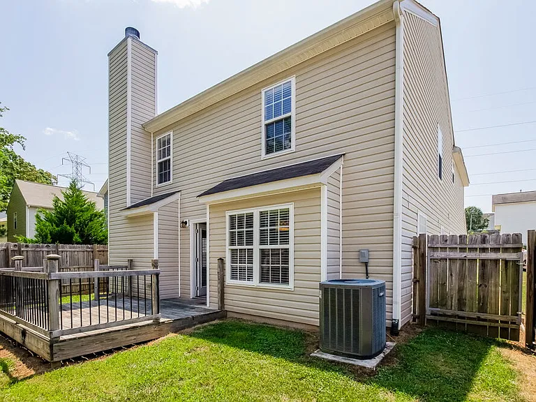 11909 Aubreywood Dr — Photo 16